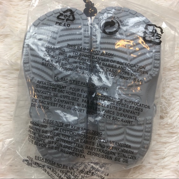 LAST 1! NWT Classic Gunmetal Metallic Crocs - Picture 8 of 8